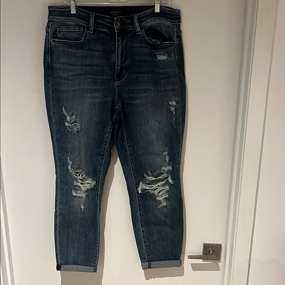 Judy Blue Dark Wash Distressed Cropped Jeans